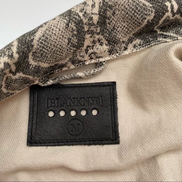 Blank NYC || Snake Along Denim Trucker Jacket Python Print C25 - Picture 12 of 13